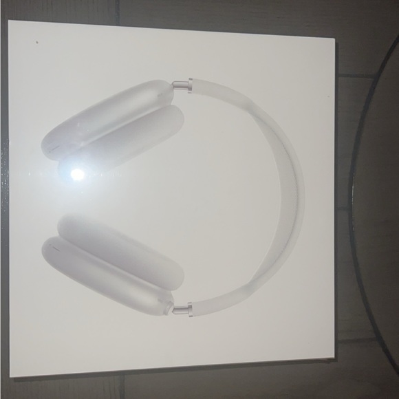 BRAND NEW APPLE AIRPOD MAX